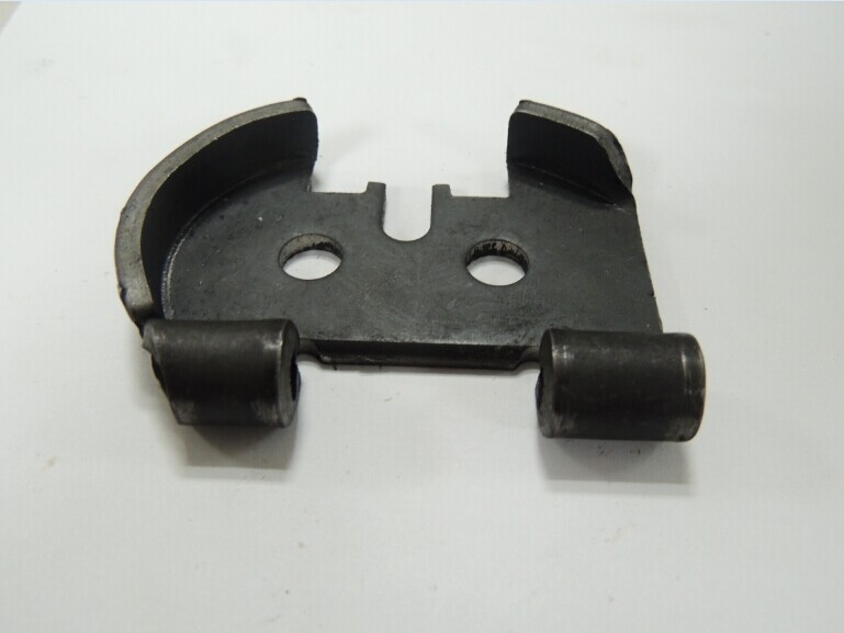 冲压汽车轮轴配件反面